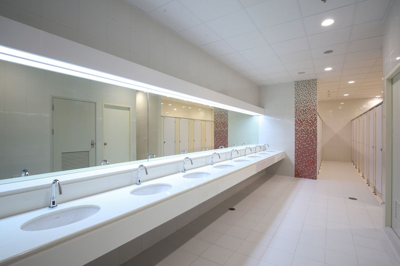 commercial-bathroom-800px